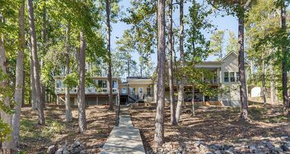 Clark's Hill Lake Retreat! Waterfront Home w/ Dock