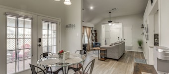 2 Mi to Dtwn! Modern Round Rock Oasis w/ Patio