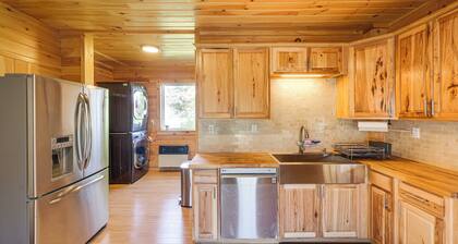 Hike, Ski & Explore: Patten Home w/ Pool Table!