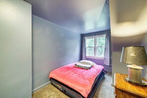 2 室のベッドルーム、デスク、インターネット、ベッドシーツ