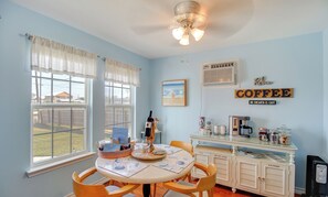 Dining - Canal-Front Home w/ Deck: 6 Mi to Rockport Beach (Rockport)