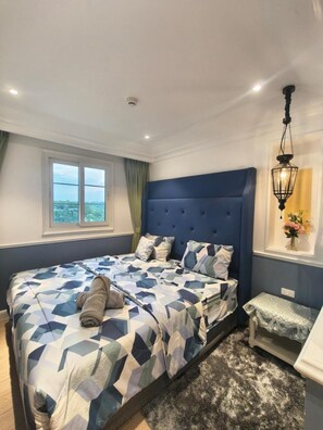 1 多间卧室、上网接入、床单、轮椅无障碍