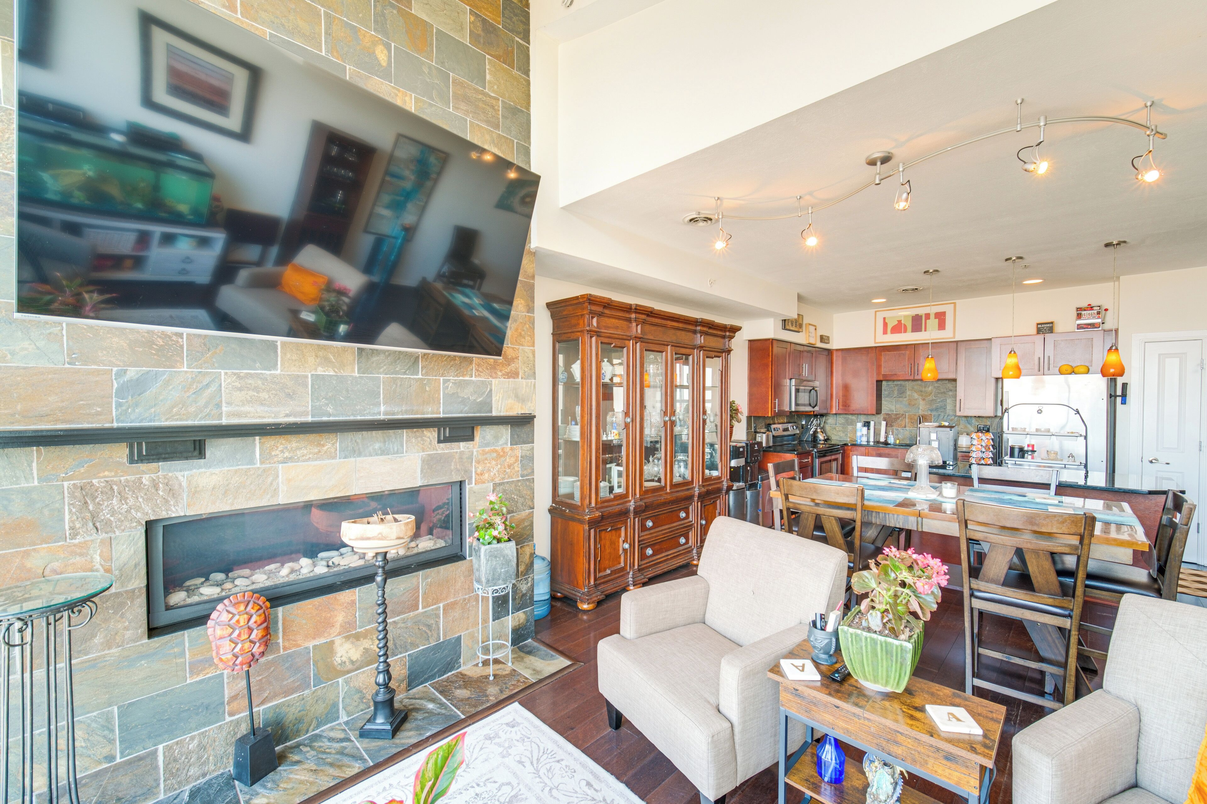 TV, fireplace, stereo