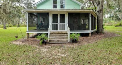 1/2 Mi to Sapelo River: Family Home w/ Large Yard