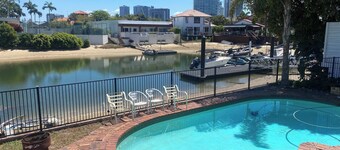 Exclusive Room 5 minute walk to GC500 start line