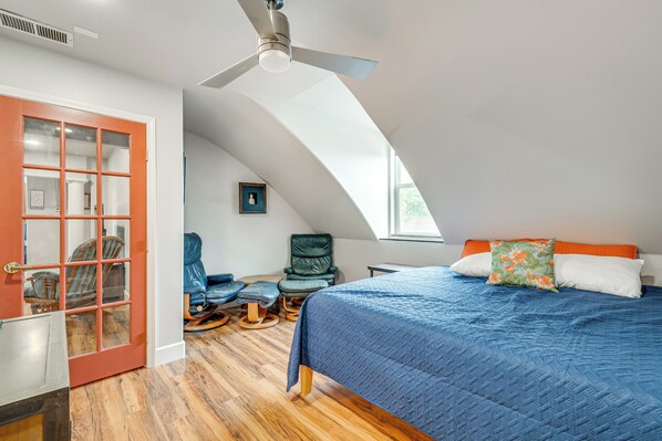 Desk, internet, bed sheets