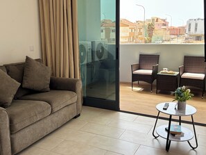 Interior - JoLi Beach House - Charming Third Floor T1 Center - with balcony (Santa Maria)