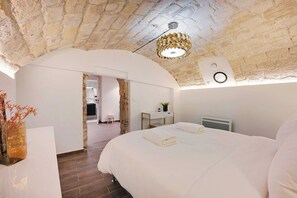 2 bedrooms, desk, iron/ironing board, free WiFi - Charming  apartment - AC- 2BD/8P - Port Royal (Paris)