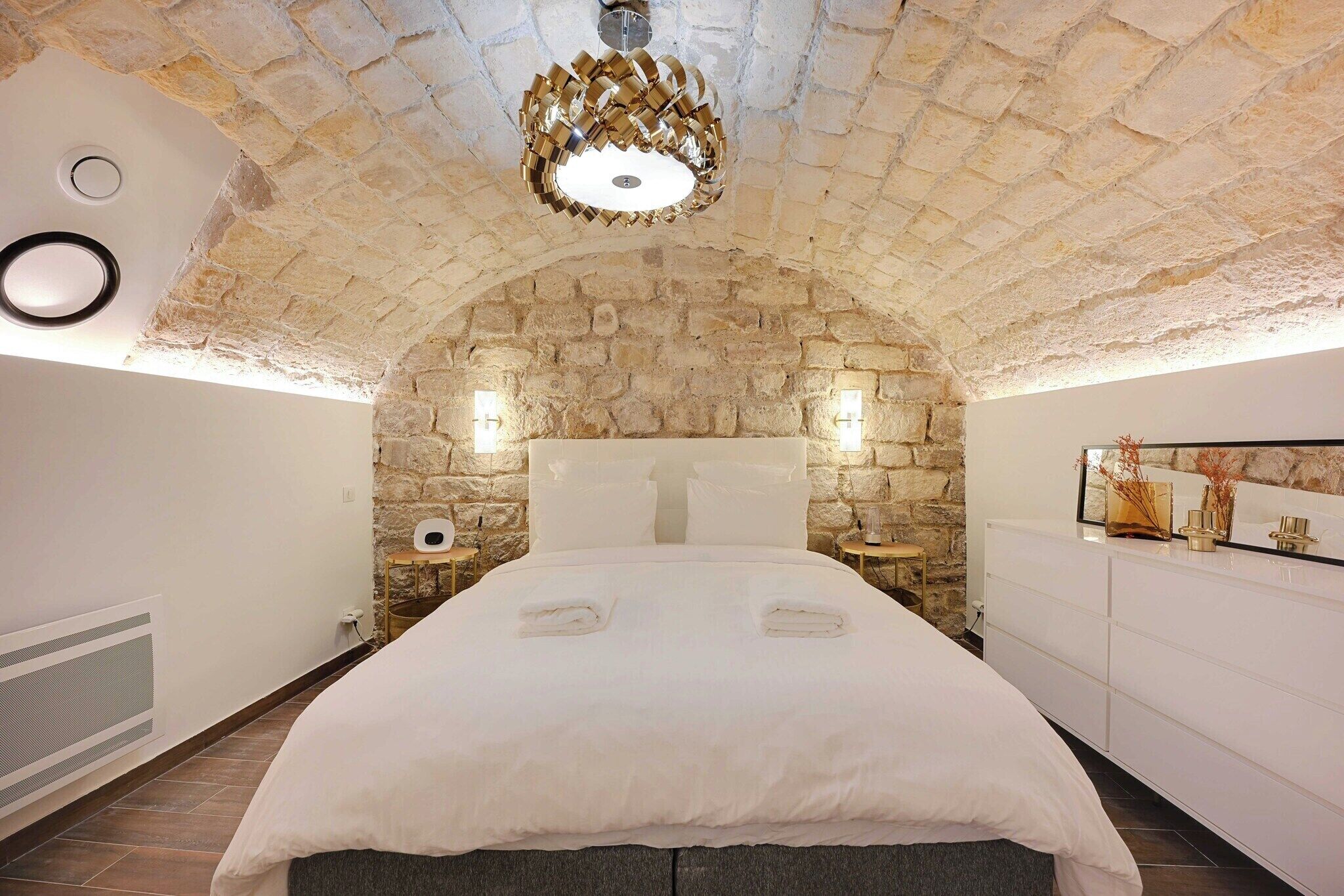 Desk, iron/ironing board, free WiFi, bed sheets