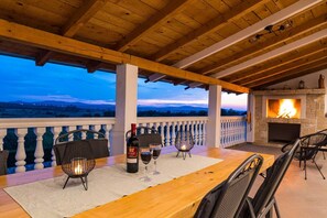 Outdoor dining - Family Retreat with Pool and Terrace (Žažvic)