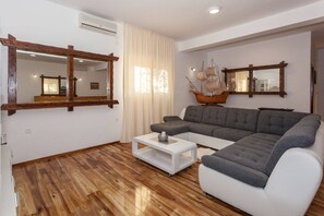 Smart TV - Villa near Zadar for 16 Guests (Sveti Petar)