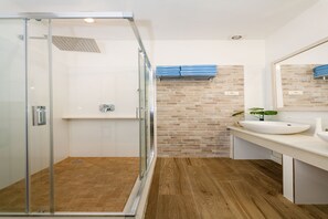 Shower, hair dryer - Charming Apartmen near the Sea, Silo (Peracko Blato)