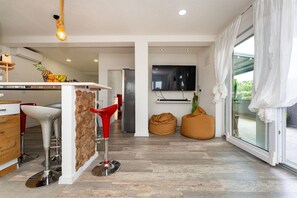 Interior - Bright Penthouse with Sea Views, Hvar (Žaborić)