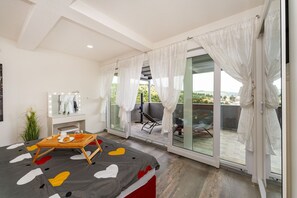 1 bedroom, iron/ironing board, WiFi (free) - Bright Penthouse with Sea Views, Hvar (Žaborić)