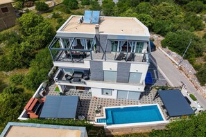 Exterior - Bright Penthouse with Sea Views, Hvar (Žaborić)