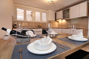 Dining - Bright Apartmen near Zadar Old Town (Trogir)