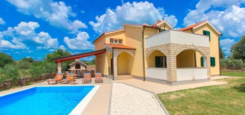 Four Bedroom Villa with the pool