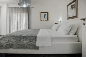 Bügeleisen/Bügelbrett, Reisekinderbett, kostenloses WLAN