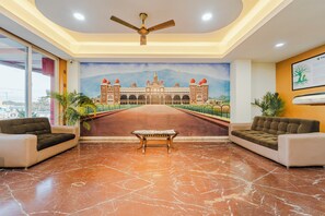 Lobby sitting area - Treebo Akshaya Palace Inn (Mysore)