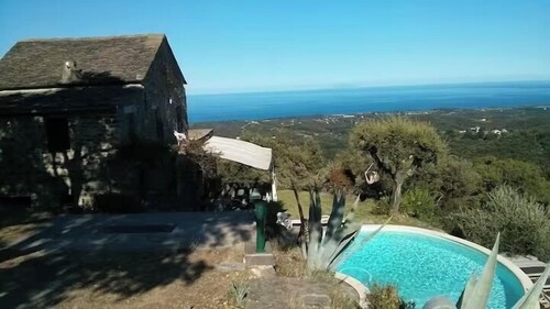 La Casetta Padrone Old stone winegrower's house with breathtaking views