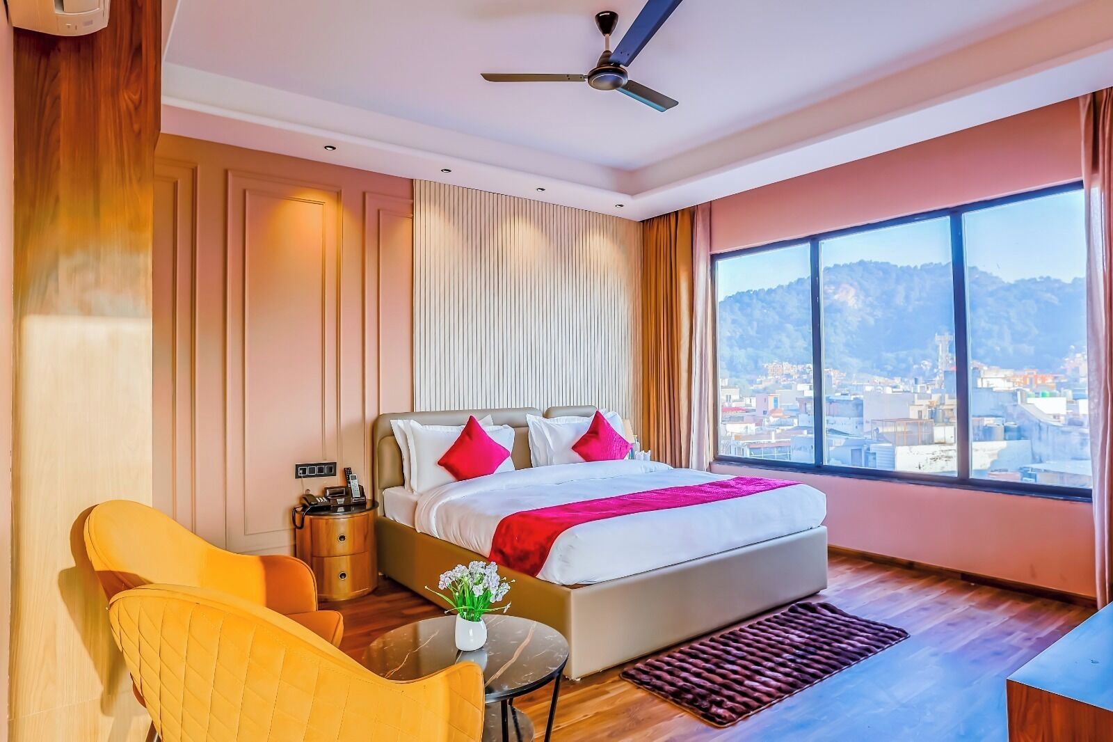 Luxury Studio Suite | Desk, laptop workspace, soundproofing, iron/ironing board