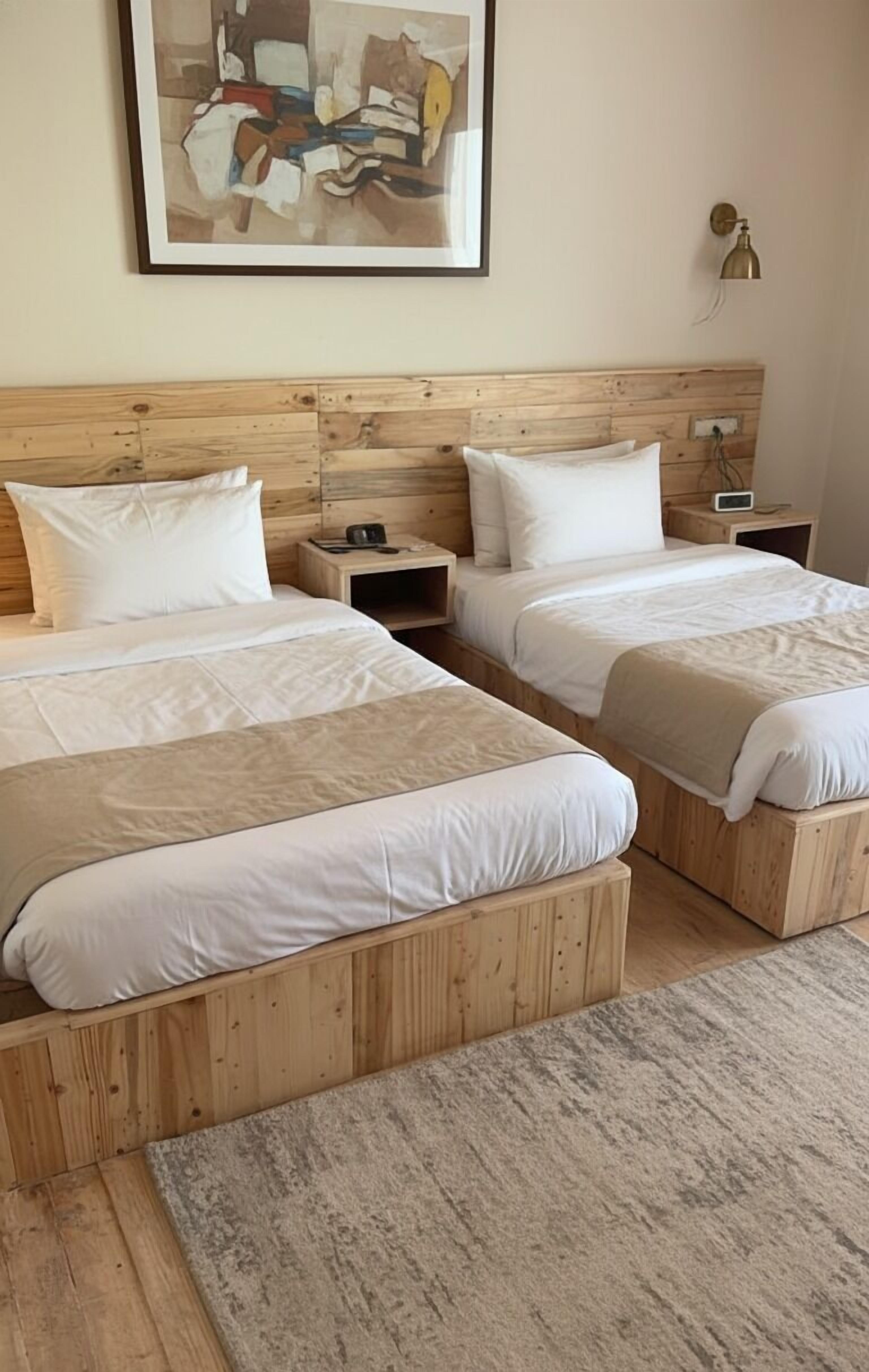 โต๊ะทำงาน, พื้นที่ทำงานแบบใช้แล็ปท็อป, Wi-Fi ฟรี