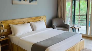 Kamar Deluks | Meja kerja, ruang kerja ramah laptop, dan Wi-Fi gratis