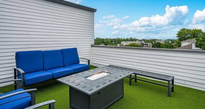 Chic Oaklawn / Dallas Rooftop View / BBQ / Firepit