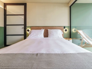 2 bedrooms, iron/ironing board, WiFi, bed sheets - w* | Upscale 2BR w/ Balcony & AC in Poblado (Medellín)