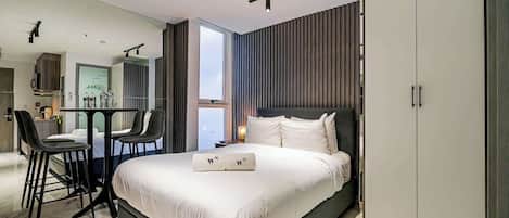 1 habitación, tabla de planchar con plancha, wifi y ropa de cama