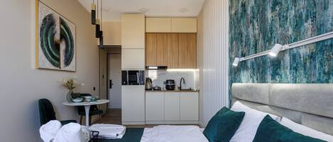 Fer et planche à repasser, accès Internet, draps fournis