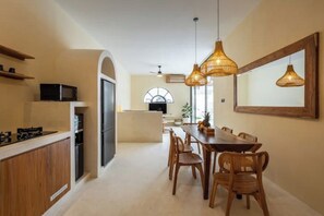 Dining - Villa Sen1 3BDR - 3 Min Echo Beach (Canggu)