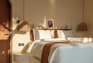 Iron/ironing board, bed sheets - Villa Sen1 3BDR - 3 Min Echo Beach (Canggu)