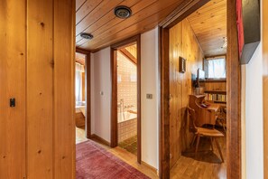 3 Schlafzimmer, Schreibtisch, kostenloses WLAN, Bettwäsche