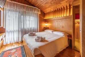 3 camere, una scrivania, Wi-Fi gratuito, lenzuola