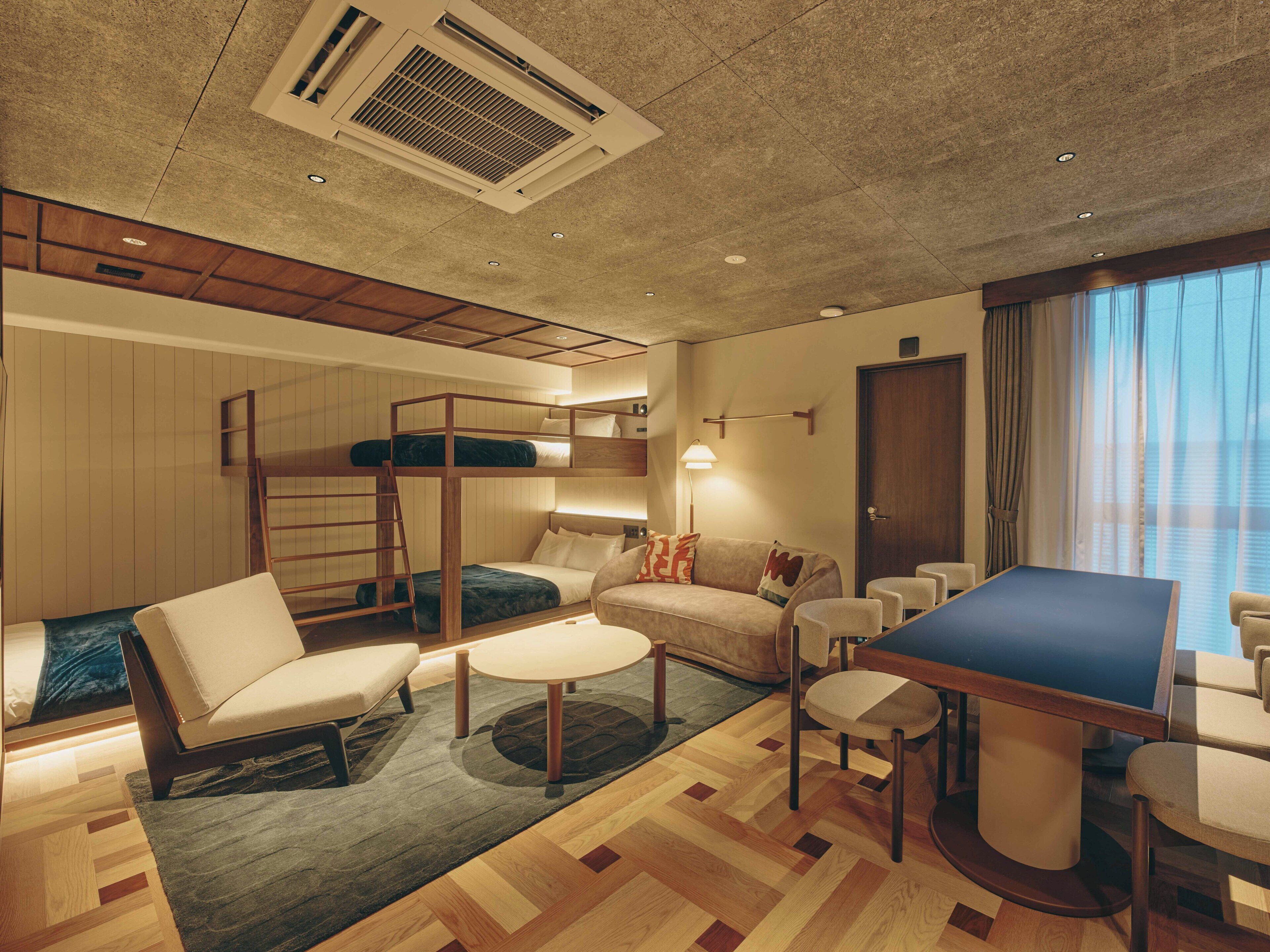 Cortinas blackout, tabla de planchar con plancha y wifi gratis 