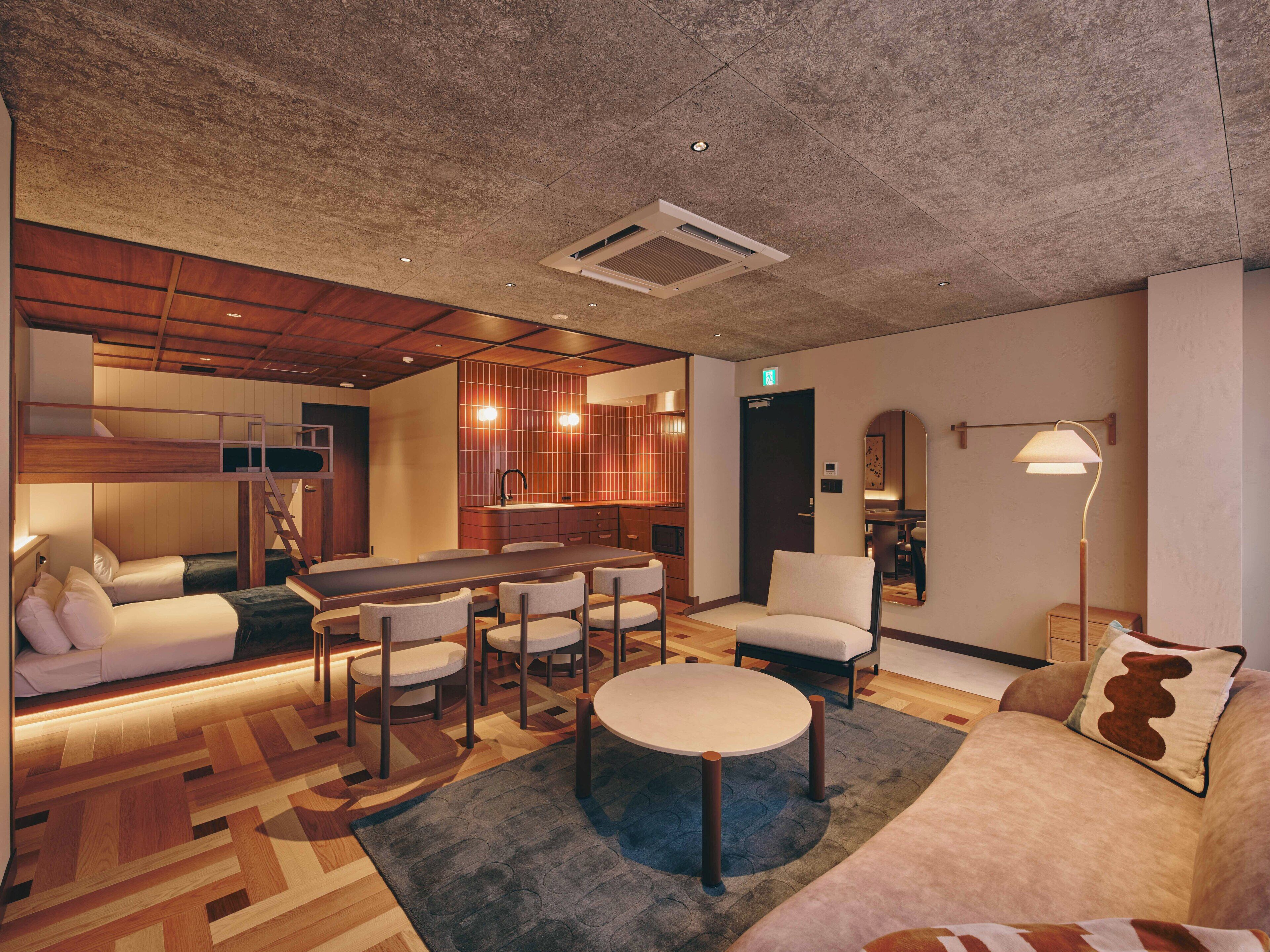 Cortinas blackout, tabla de planchar con plancha y wifi gratis 