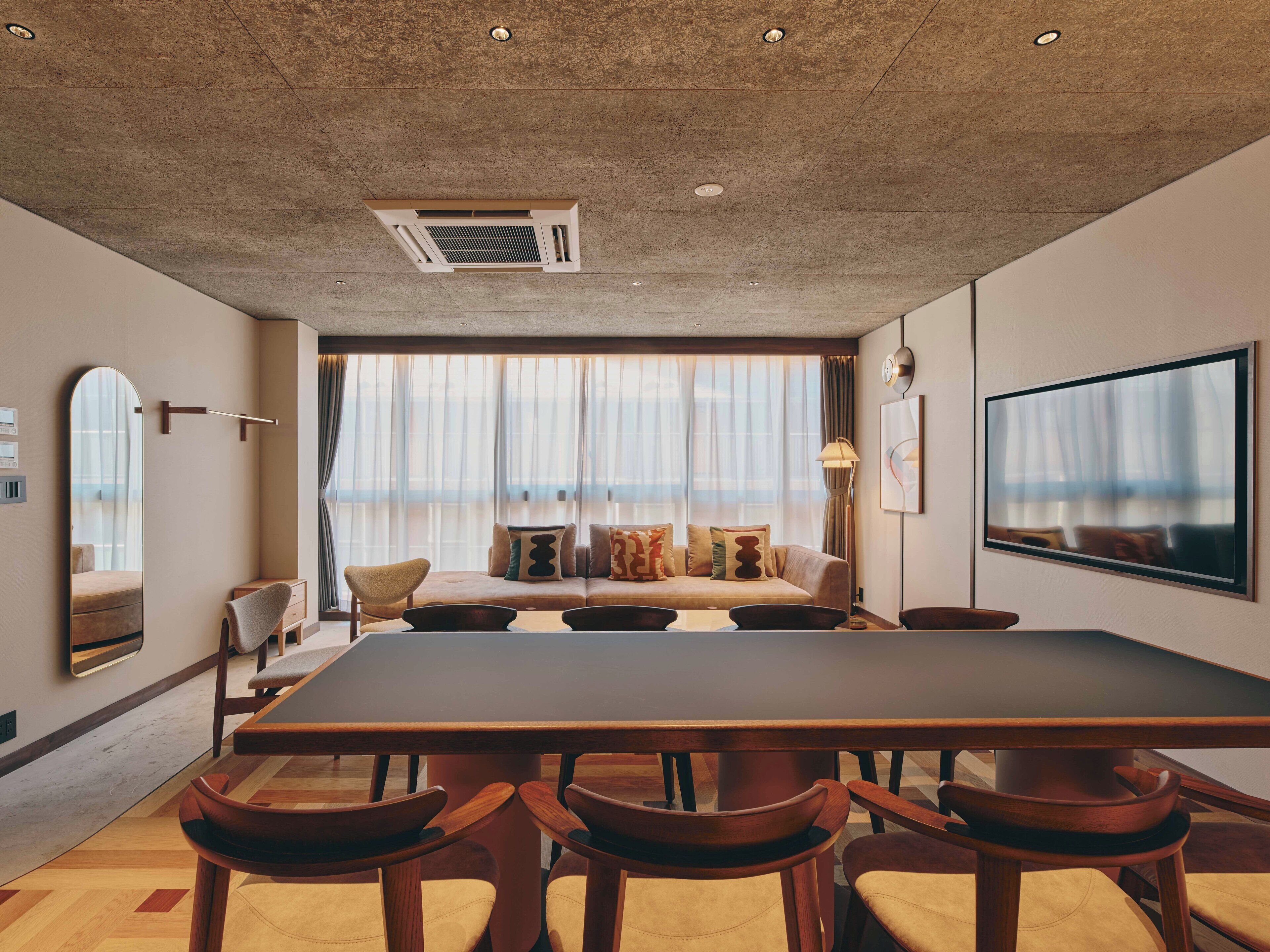 スーペリア スイート コーナー | 遮光カーテン、アイロン / アイロン台、WiFi (無料)、ベッドシーツ