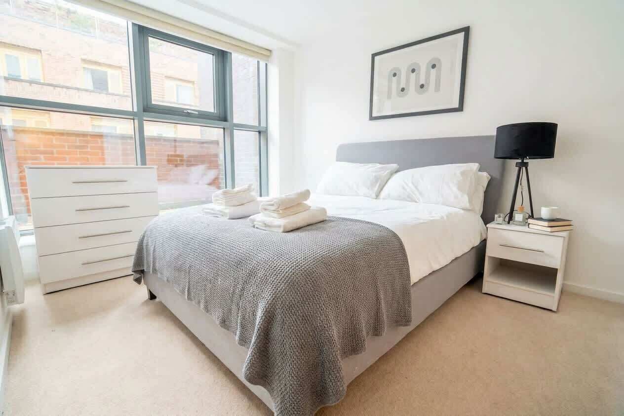 2 Schlafzimmer, Schreibtisch, Bügeleisen/Bügelbrett, WLAN