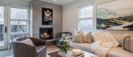 電視、壁爐、音響、 辦公室