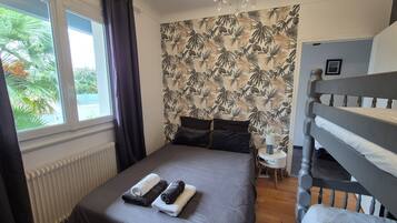 2 chambres, fer et planche Ă repasser, accĂšs Internet, draps fournis