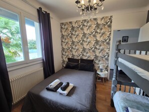 2 chambres, fer et planche Ă repasser, accĂšs Internet, draps fournis