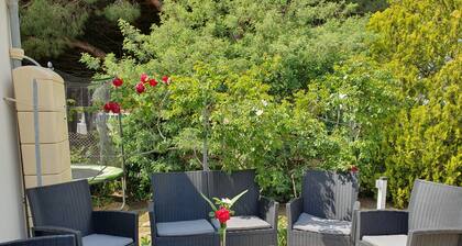 Villa 6 pers 800m from the beach, quiet, large garden