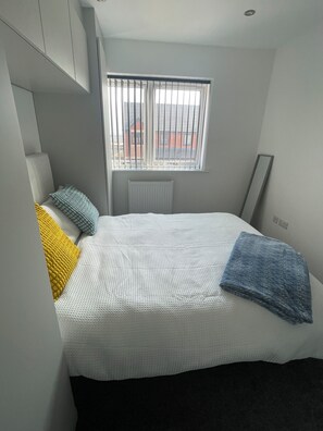 Strykjärn/strykbräda, wi-fi och sängkläder