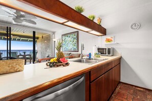 Condo, 1 King Bed with Sofa bed, Lanai, Ocean View (Kona Reef A36) | Private kitchen - Ocean Front Deluxe Top Floor AC Concierge Included - Vrkcv (Kailua-Kona)
