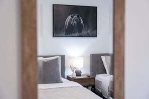 Bureau, fer et planche à repasser, Wi-Fi gratuit, draps fournis