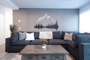 Smart-TV, Kamin, Arbeitsbereiche