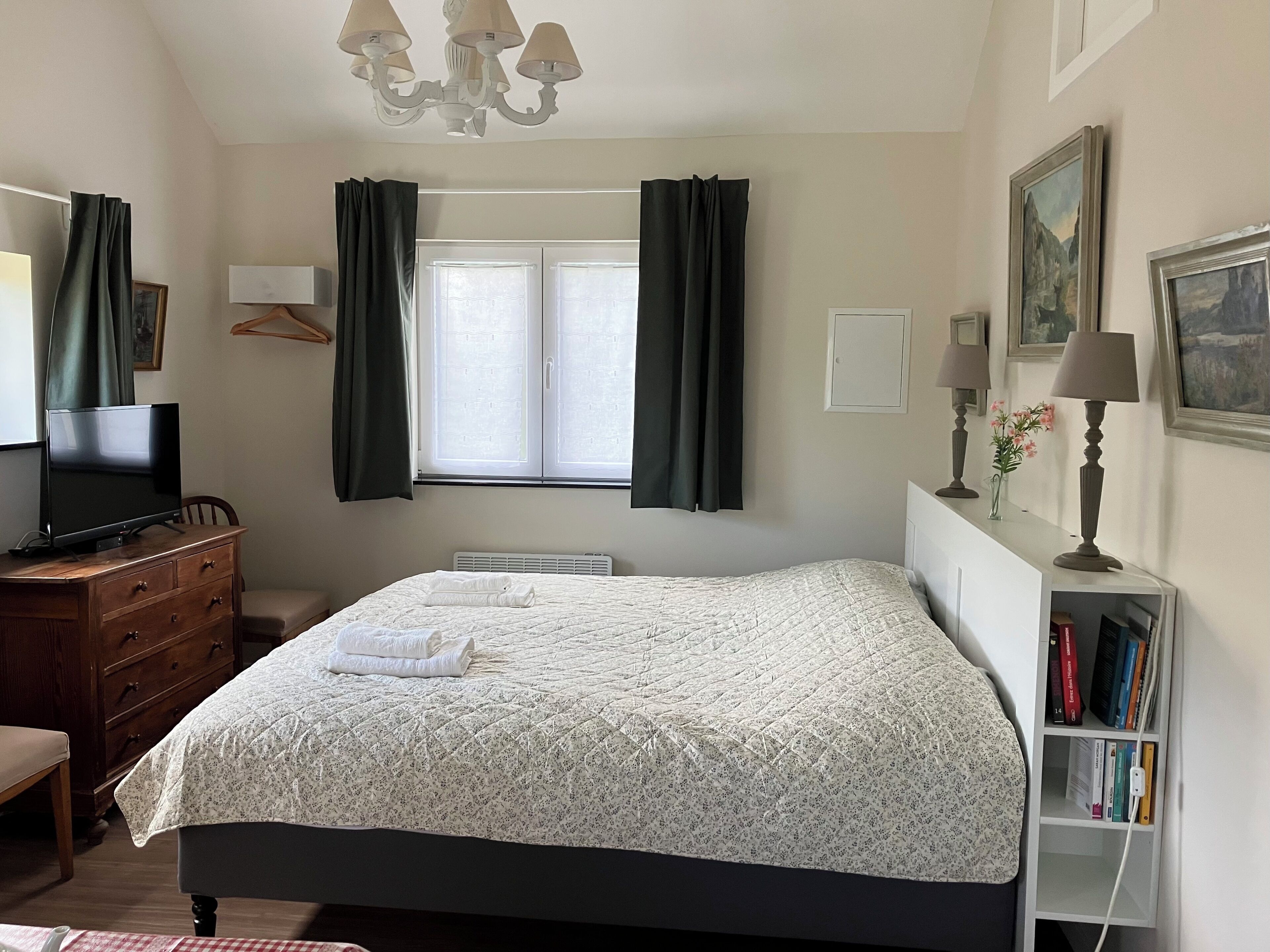 1 Schlafzimmer, Reisekinderbett, kostenloses WLAN, Bettwäsche