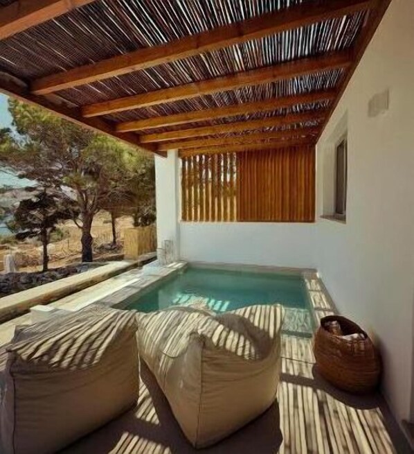 4 albercas al aire libre 