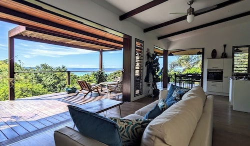 Villa Mango Moorea – Vue Océan, Piscine à Débordement, 8 Personnes, Maharepa